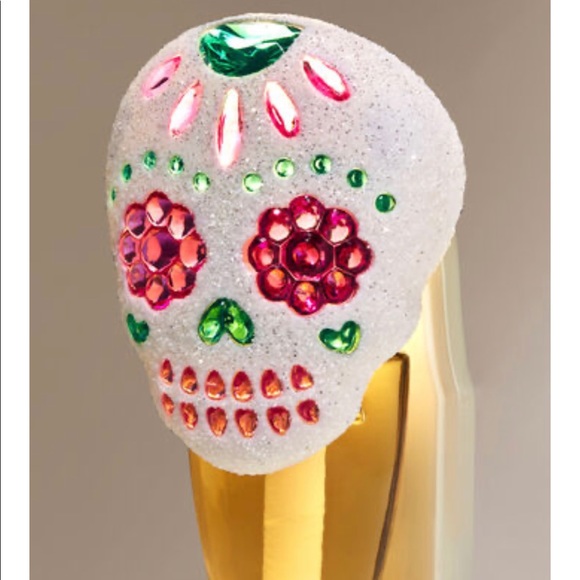 SUGAR SKULL NIGHTLIGHT
WALLFLOWER & ANY REFILL SCENT - Picture 2 of 9